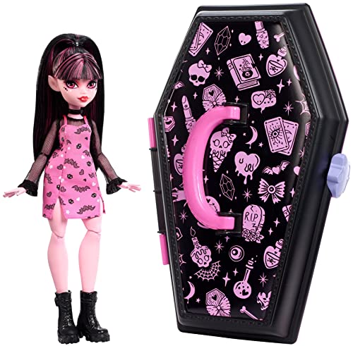 Monster High Doll & Accessories, Draculaura Gore-Ganizer Beauty Kit...